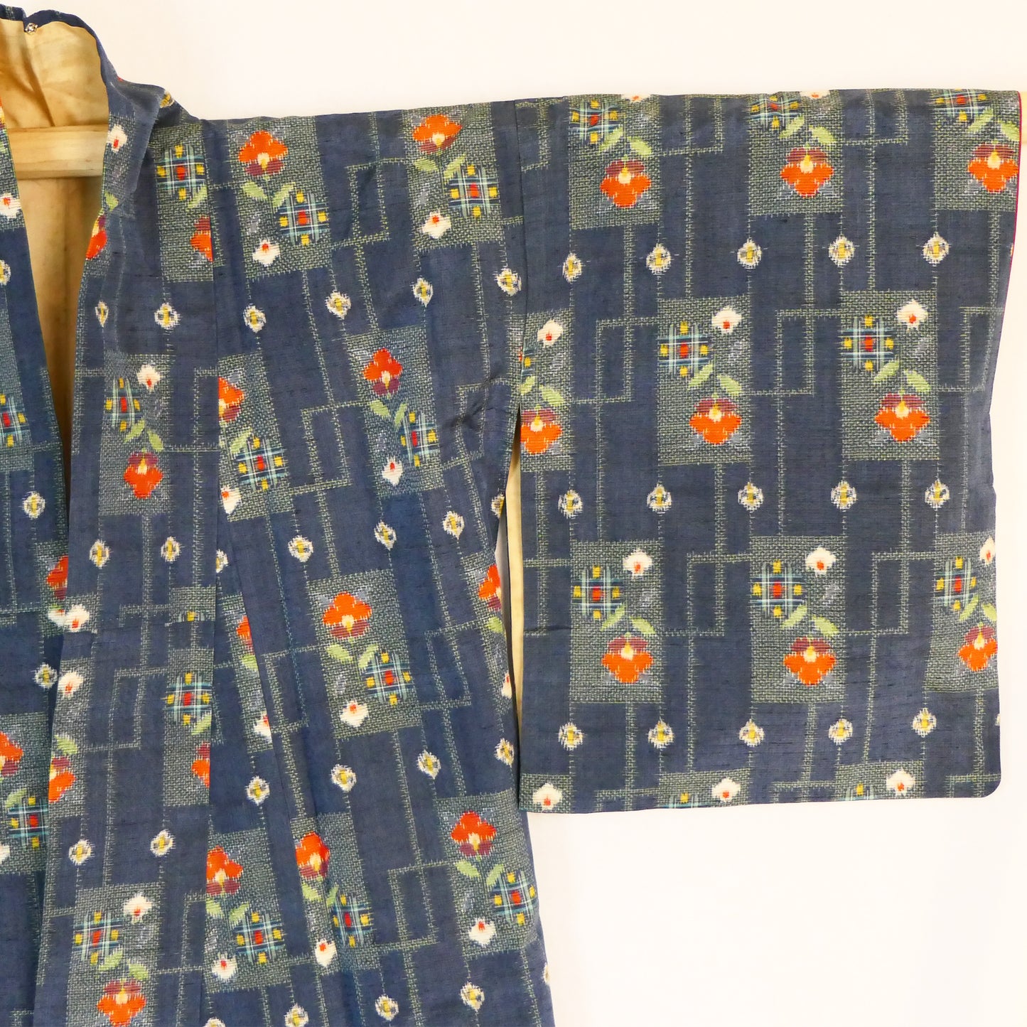 Vintage Showa Retro Red Flower Silk Kasuri Kimono