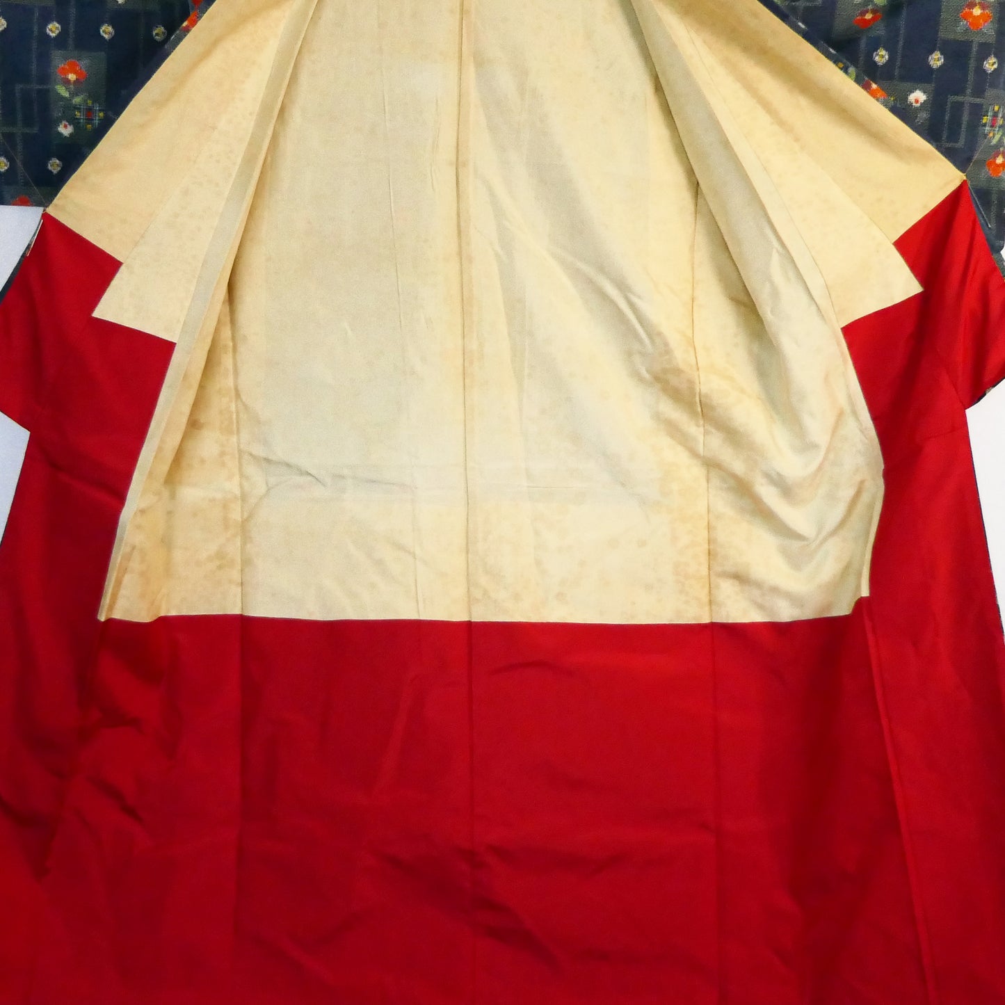 Vintage Showa Retro Red Flower Silk Kasuri Kimono